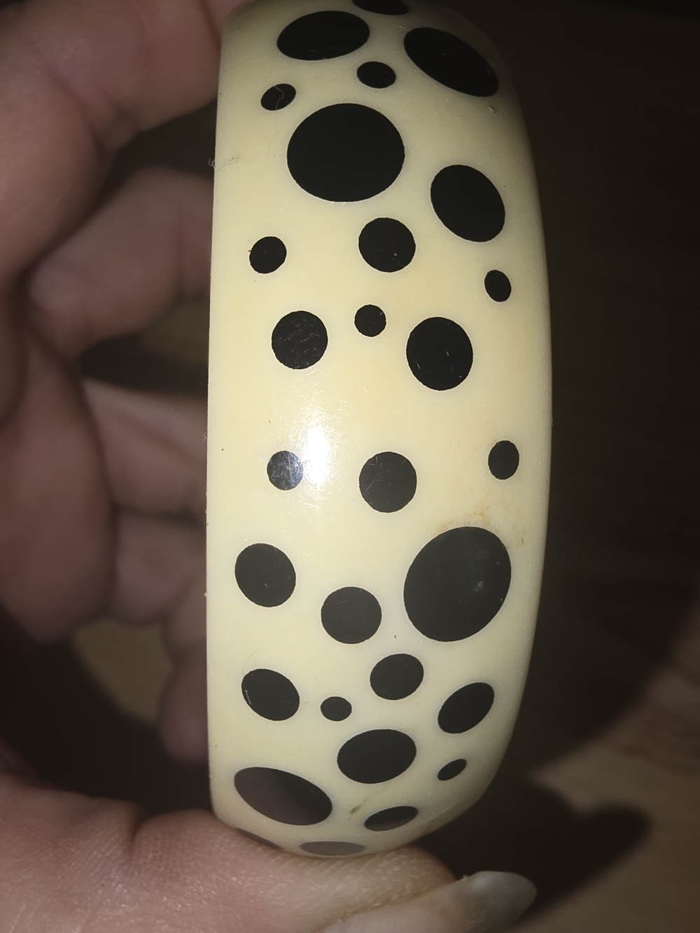 Vintage Bake lite White Resin Bangle with Black Polka Dots - Picture 4 of 7